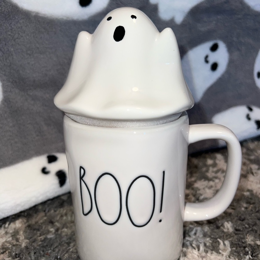 NEW RAE DUNN HALLOWEEN GHOST TOPPER “BOO” MUG 👻